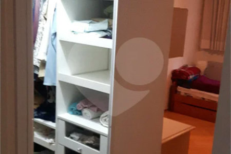 Apartamento de 2 quartos à venda perto do Metrô Paraíso! Excelente localização!