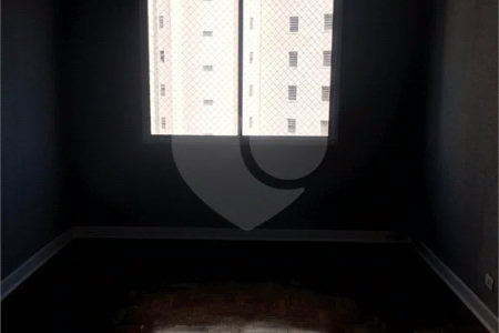Apartamento à venda 140 m do Metro Anhangabaú