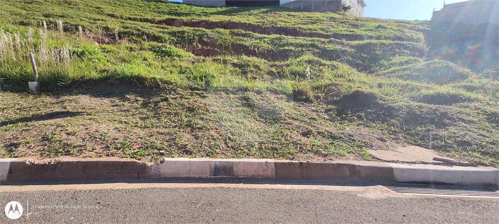Terreno em condomínio fechado com 1.086 metros, pronto para construir, ampla área de lazer, aceita financiamento