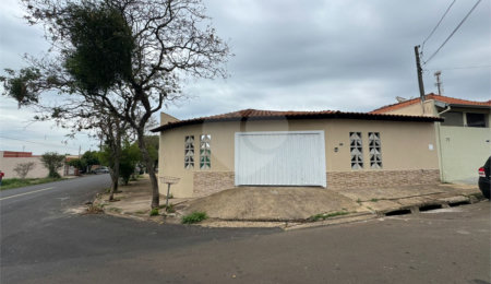 Casa à venda com 3 quartos, sendo 1 suíte,  em Parque Primavera, São Carlos, SP