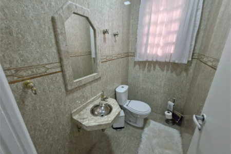 Casa à venda com 4 suítes no condomínio Villa Viana II, Cotia - SP