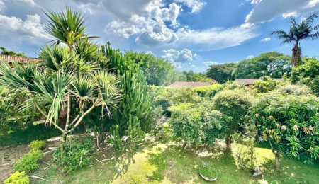 Casa condomínio $ dormitórios, 3 suítes e 4 vagas na Granja Viana