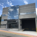 Galpão industrial com renda à venda em Cotia