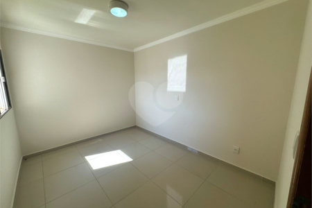 Apartamento á venda com 02 Dormitórios, em São Carlos.