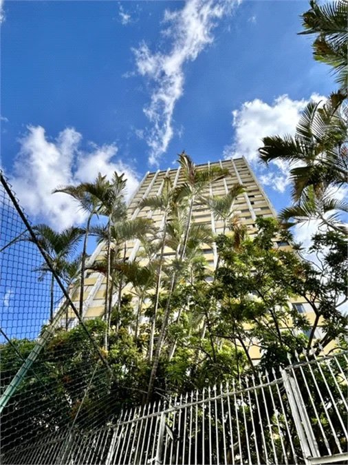 Apartamento de 105 m2, 3 dorms, 2 vagas livres em Perdizes