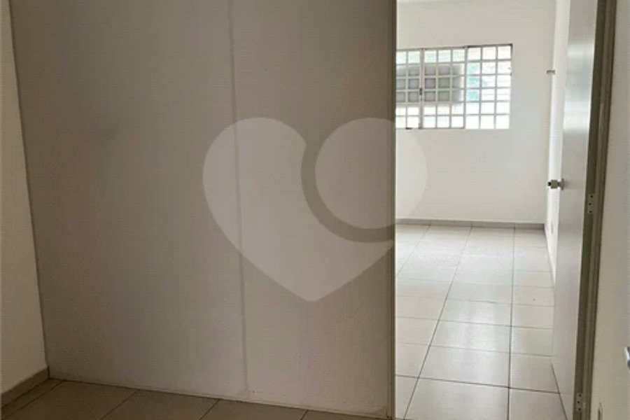 Ótimo Prédio Comercial !! Vende Total ou Aluga andar superior..OPORTUNIDADE !