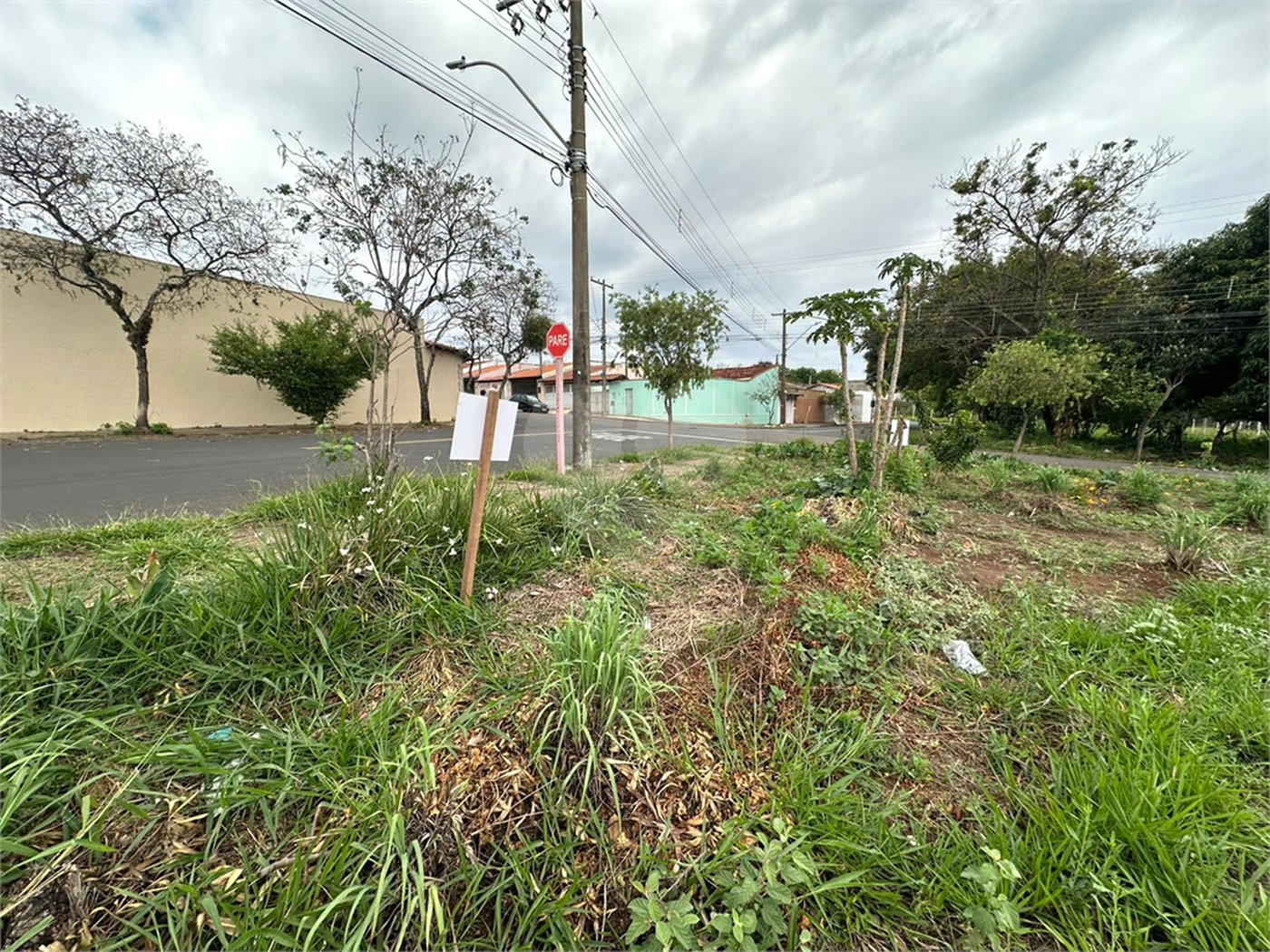 Terreno á venda, com 197m2, no Bairro Parque Primavera em São Carlos.