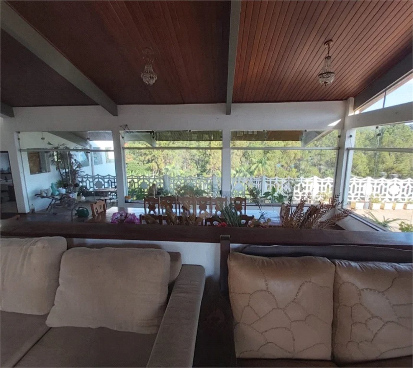 Casa à venda com 7 quartos, sendo 4 suítes, no condomínio Estância Marambaia, Vinhedo - SP