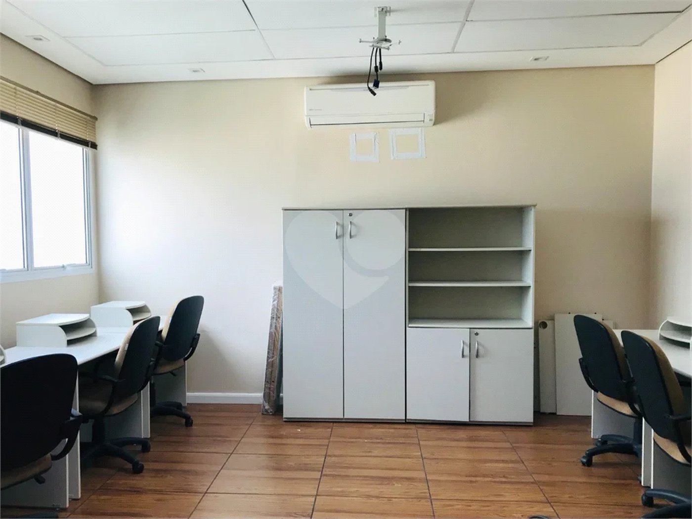 OPORTUNIDADE DOMO BUSINESS - MOBILIADA E PRONTA P/ USO!