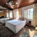 Casa à Venda no Santa Marta com 3 Suítes e Piscina