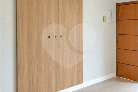 Casa em Condômino com 3 suítes para Locação