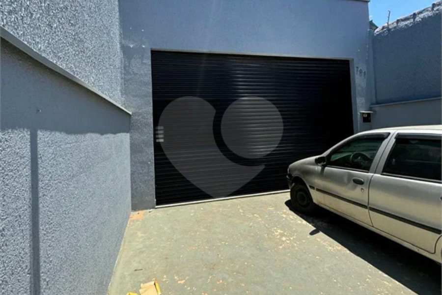 Salão Comercial para locação no Vila Industrial.