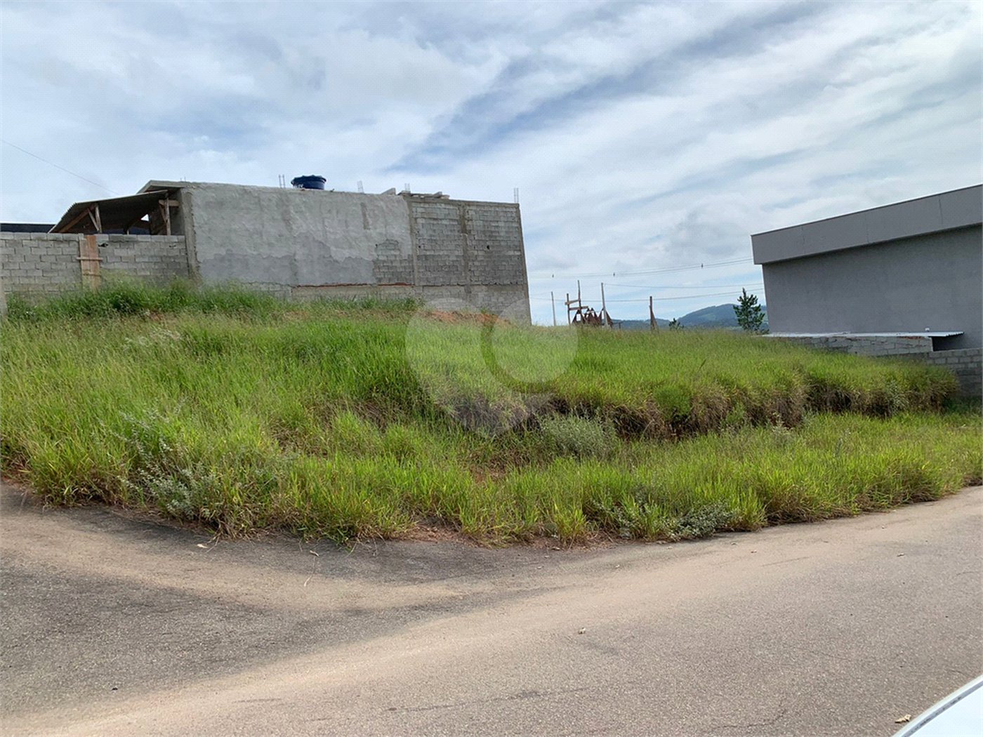 Terreno de Esquina em Loteamento Novo - Oportunidade de Valorização!