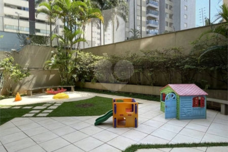 Apartamento LINDO reformado 4 dormitórios, sendo 2 suítes 1 mster, closet varandas integradas.