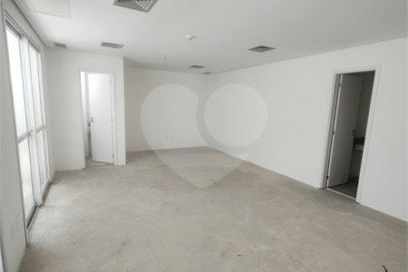 Sala comercial a venda em frente ao Allianz Parque