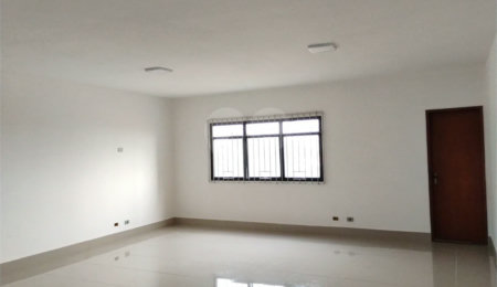 Aluga-se sala comercial na Vila Santa Catarina