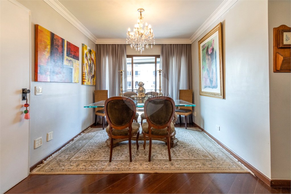 Apartamento com 96 metros em Campo Belo com 3 Dormitorios/Aceita Permutas