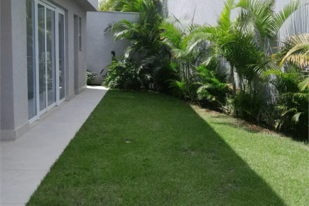 Casa à venda com 3 suítes em Moinho Velho, Cotia, SP