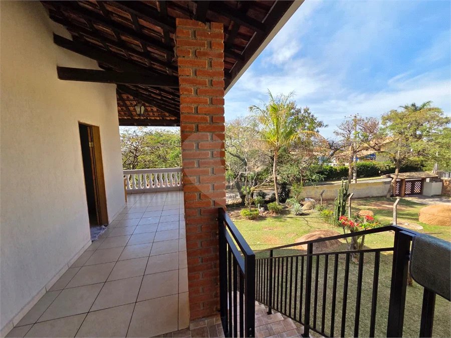 Casa com 3 dormitórios e piscina no Condomínio Cafezal VI em Itupeva SP