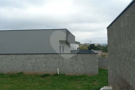 Terreno no Condomínio Santa Isabel II em Louveira