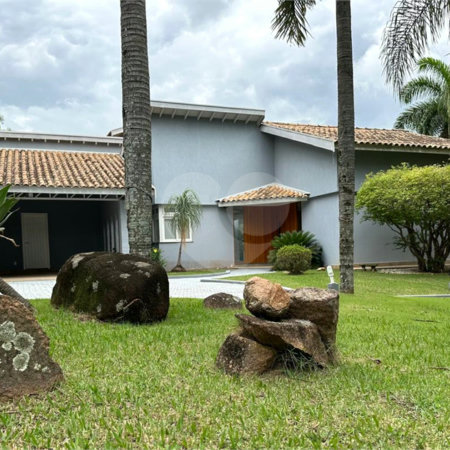 Chácara no Condomínio Vale das Laranjeiras em Indaiatuba SP - Venda - R$ 3,600.000,00 - Locaçao - R$ 30.000,00 mais encargos - Linda, espaçosa, aconchegante, acabamento de alto padrão em rua tranquila e arborizada, em um dos Condomínios mais valorizados de Indaiatuba. Com fácil acesso as principa