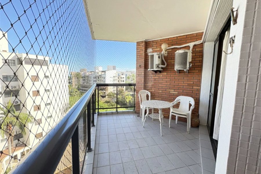 Apartamento à venda com 2 quartos, sendo 1 suíte,  em Riviera de São Lourenço, Bertioga, SP
