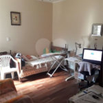 Ampla casa no condomÍnio Parque Fehr, contendo:
