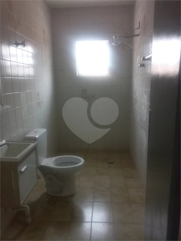Casa com 180m², 3 quartos (1 suíte) e 5 vagas de garagem, à venda em São Mateus