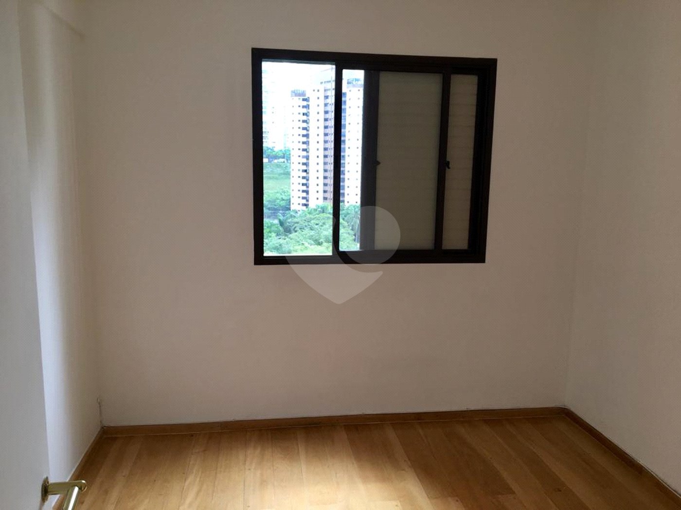 Apartamento com 3 Dormitórios sendo 1 Suíte 2 Vagas à Venda 99 m² por R$ 650.000