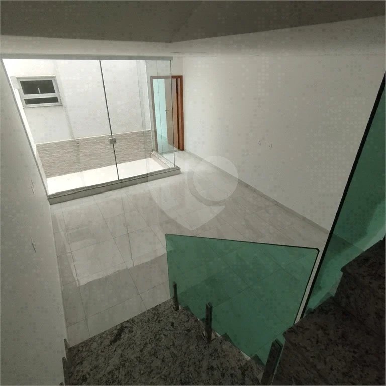 Sobrado à venda, 3 suítes, garagem, a 300 m do metrô Vila Matilde