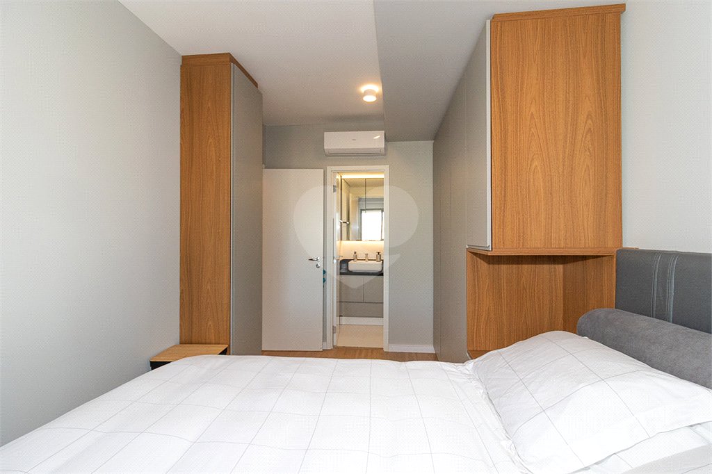 Apartamento de 68m² com 2 Quartos (1 Suíte) e 1 Vaga no Condomínio Downtown - República