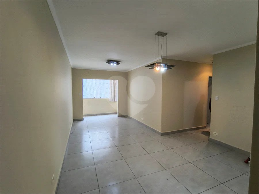 Apartamento com 2 Dormitórios , amplo com 77 metros e com vaga de garagem fixa