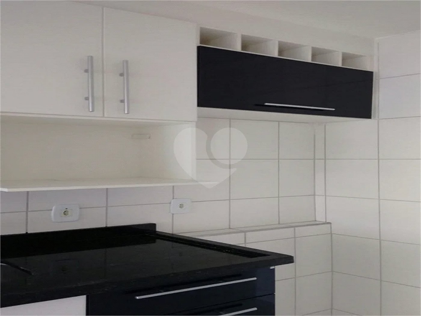 Apartamento à venda, com 1 quarto, armários, varanda, 1 vaga no Jaraguá em São Paulo