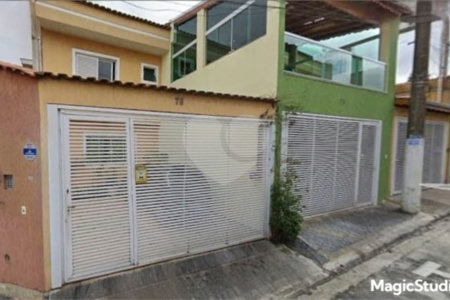 Sobrado com 101m², 2 dormitórios, sendo 2 suítes, 2 vagas, à venda na Vila Ema.