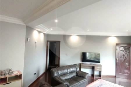 Casa com 300m² , 4 dormitórios , sendo 2 suítes , 5 vagas , à venda no bairro Curuçá , em Santo André.