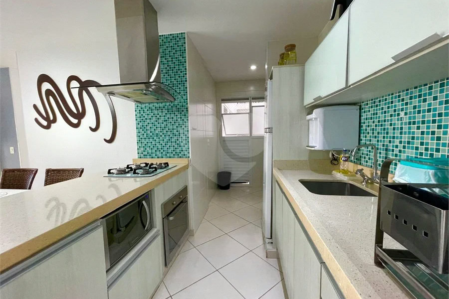 Apartamento à venda com 3 quartos, sendo 1 suíte,  em Riviera de São Lourenço, Bertioga, SP