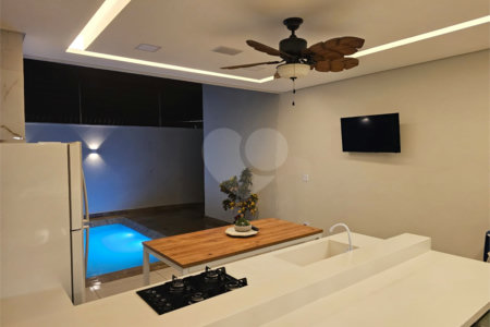 Casa à Venda no Arcoville - Completa e Confortável