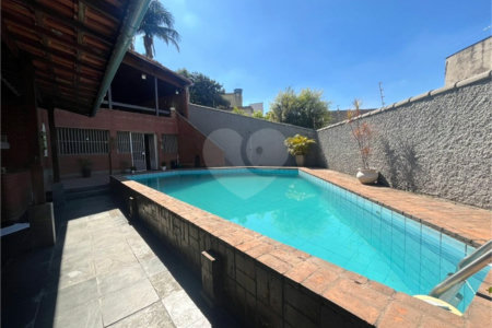 Casa com piscina disponivel para venda com 250m² - Jardim Paris / SP