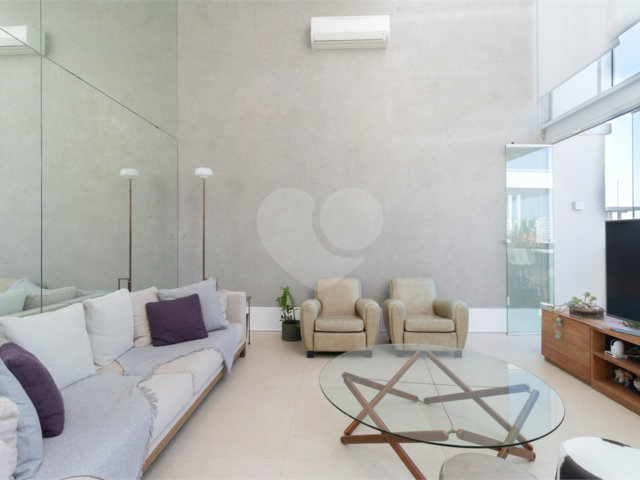 Apartamento à venda com 3 quartos, sendo 1 suíte,  em Saúde, São Paulo, SP