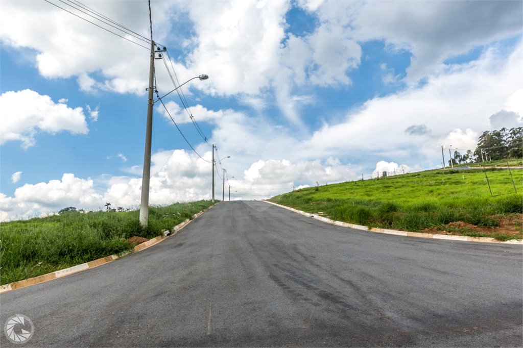 Terrenos a partir 300 metros em condomínio fechado e pronto para construir, aceita financiamento