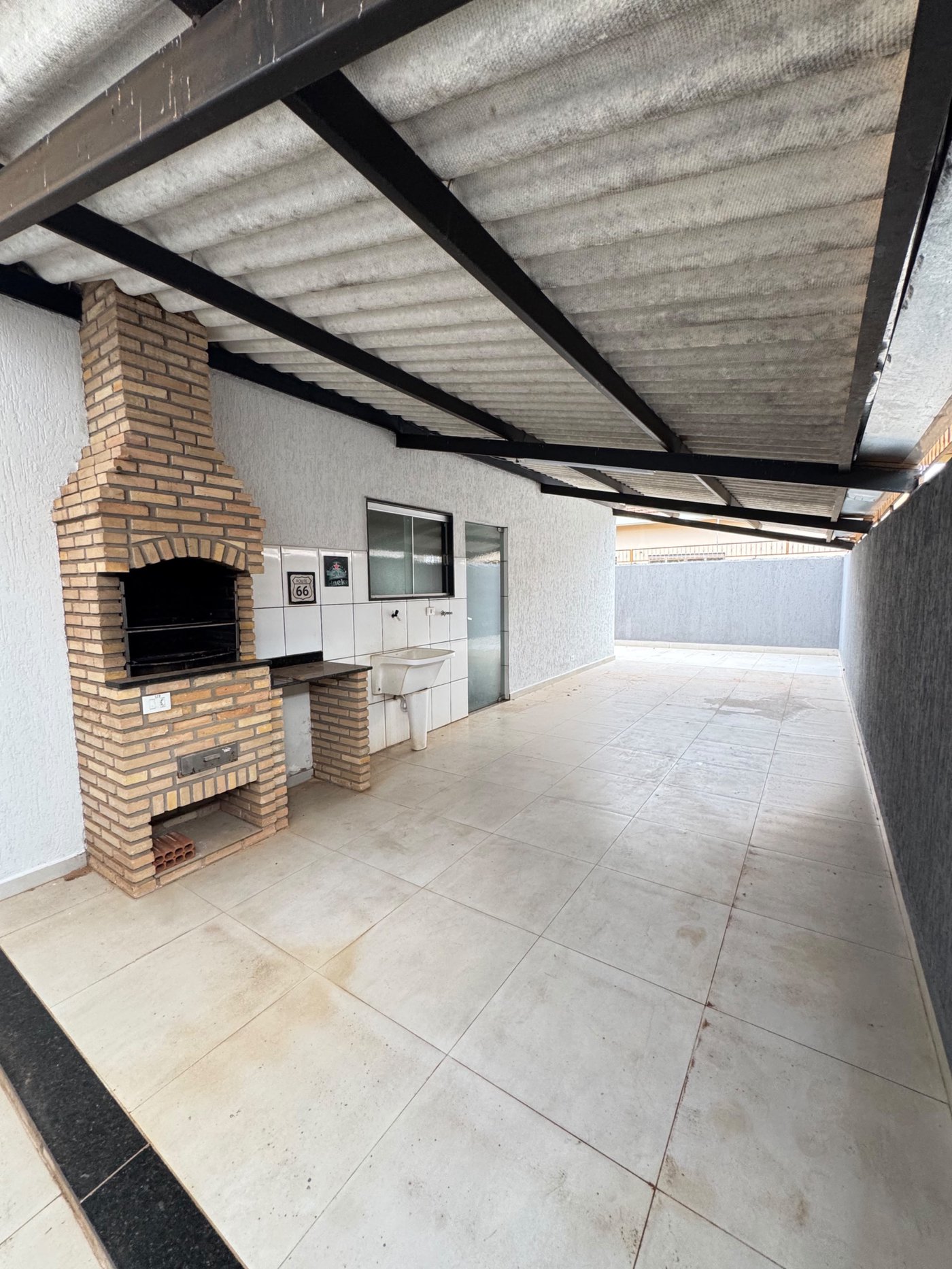 Casa para alugar com 3 quartos, sendo 1 suíte,  em Santos Dumont, Três Lagoas, MS