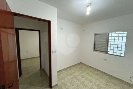 Casa à venda na Vila Galvão, com 210 m²
