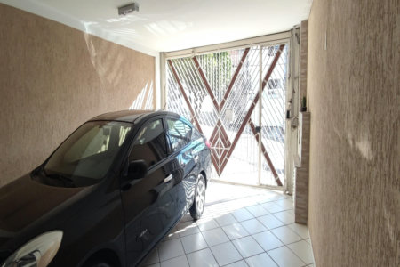 Sobrado com 125m² , 3 dormitórios , sendo 1 suíte , 2 vagas de garagem , à venda no Bosque da Saúde.