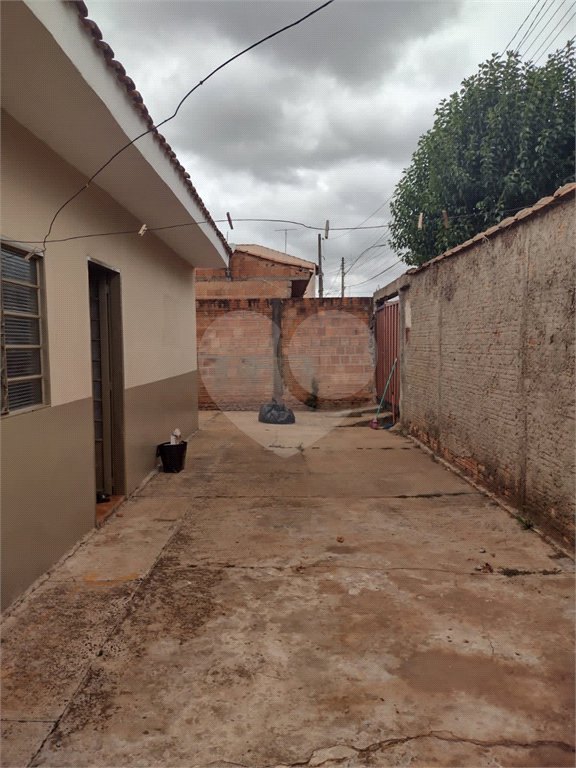 Casa térrea em Araraquara/SP.