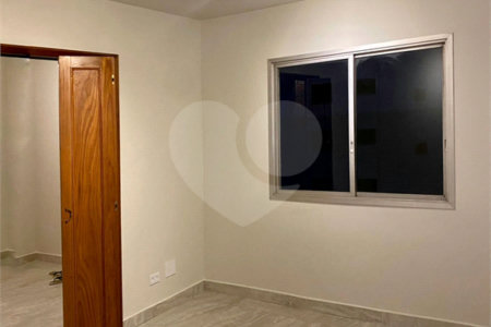 Apartamento 1 Dormitório à Venda na Rua Frei Caneca