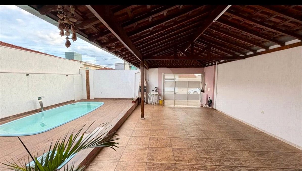 Casa à Venda – Parque Fehr