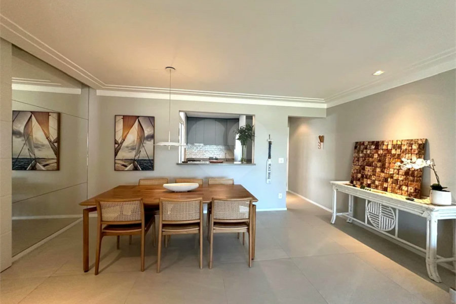 Apartamento à venda com 3 quartos, sendo 2 suítes,  em Riviera de São Lourenço, Bertioga, SP