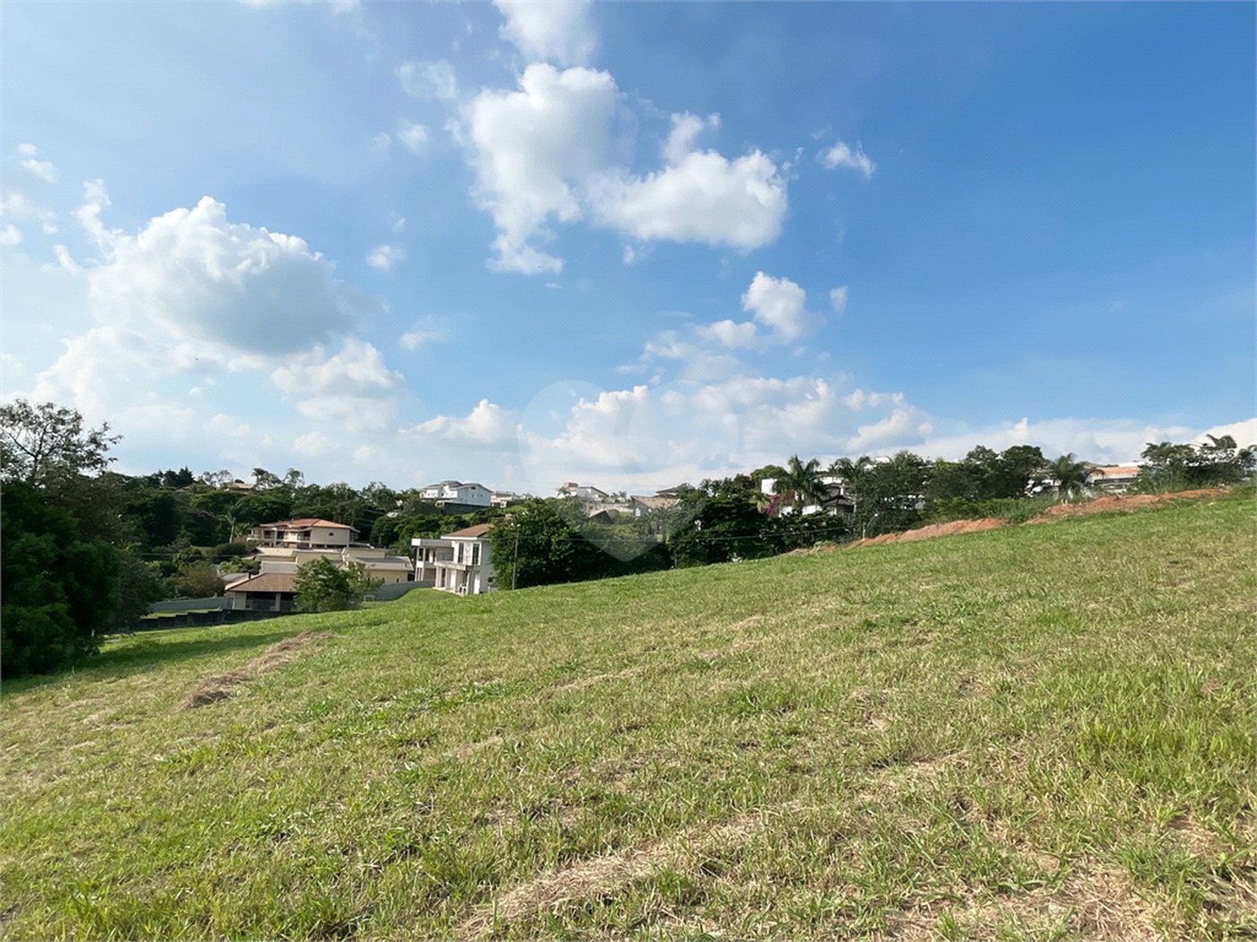 Terreno a venda no Condomínio Residencial Santa Isabel