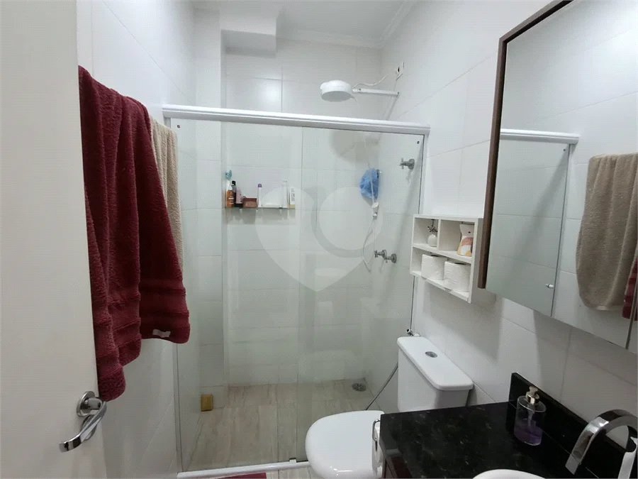 Casa à venda com 3 quartos, sendo 1 suíte, no condomínio Vila Arnoni, São Paulo - SP