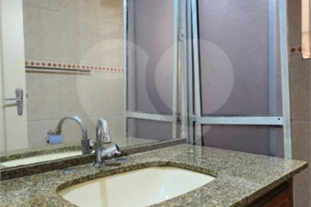 Casa térrea com duas edículas para venda - Saúde, SP.